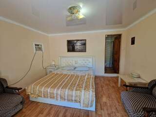 Гостиница Анастасия Туапсе Бюджетный трехместный номер-1